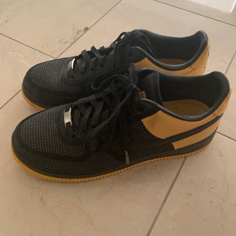 Nike Air Force Low Supreme UNDFTED x LiveStrong